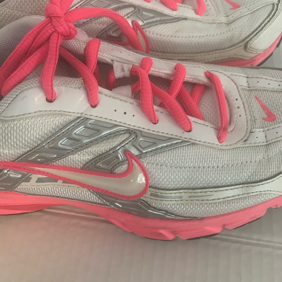 Nike women’s white & pink Initiator running shoes size 9 - Picture 5 of 9